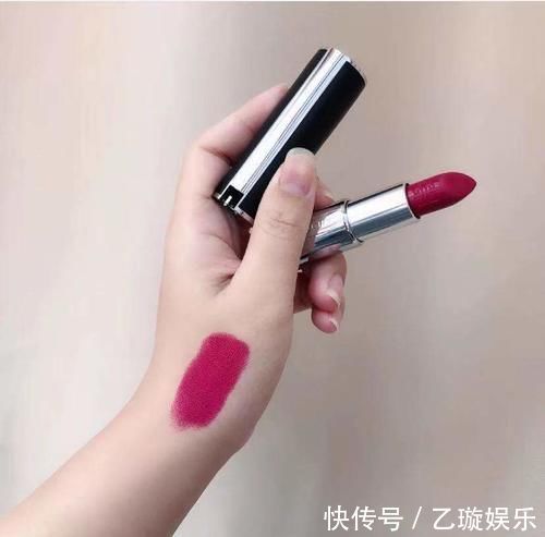 红管|很火却很不好用的口红,阿玛尼红管“大翻车”,它涂上显老20岁