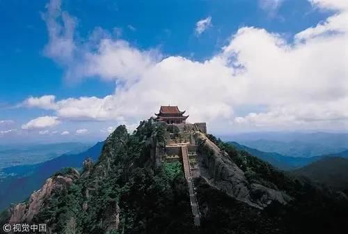 中国两座“东南第一山”，均为5A级旅游景区，你觉得哪个更美呢？