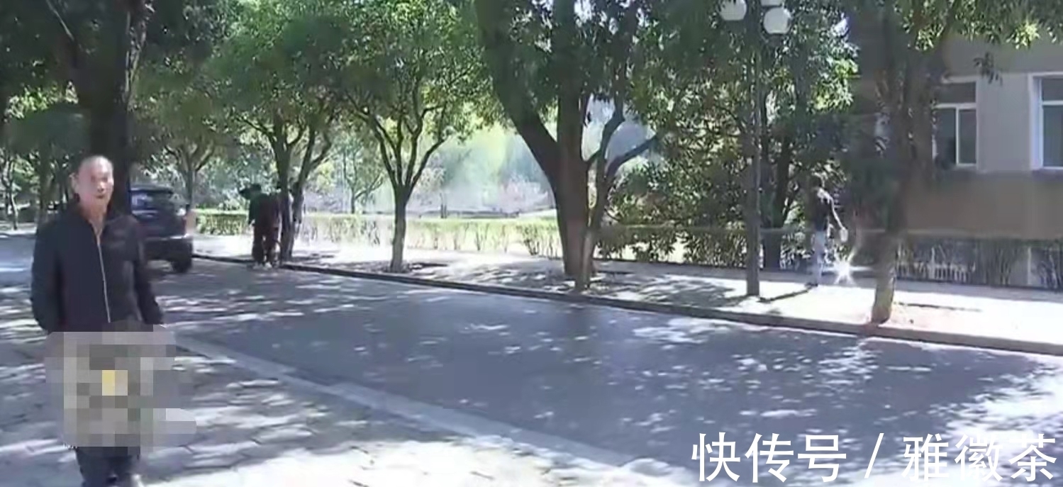 打工|老汉把女友的孩子培养成才,亲生儿子辍学打工,17年后他独尝苦果