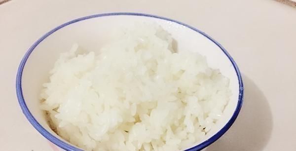 糖友的“福音”低碳水饮食医生记住4个技巧,血糖慢慢回归