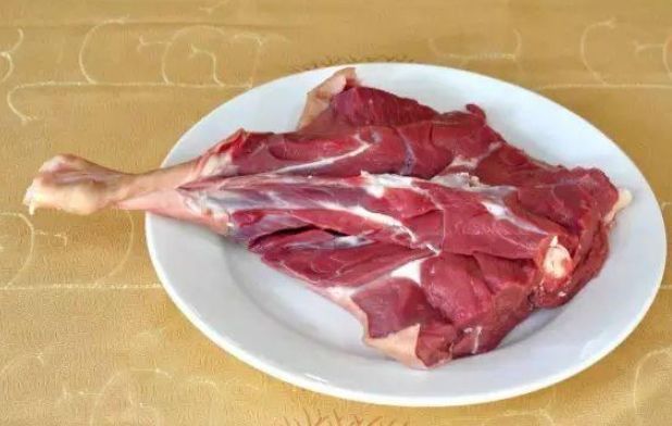 买羊肉，选山羊还是绵羊肉？养殖户告诉你：买错就是白花钱