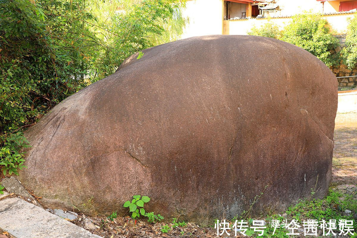 宁波市|世界上最小的湖，长在石头上，小出你的想象