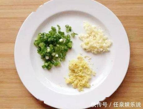  椒盐|做椒盐虾时，直接裹淀粉不对，多加1个步骤，虾香酥脆还不腥