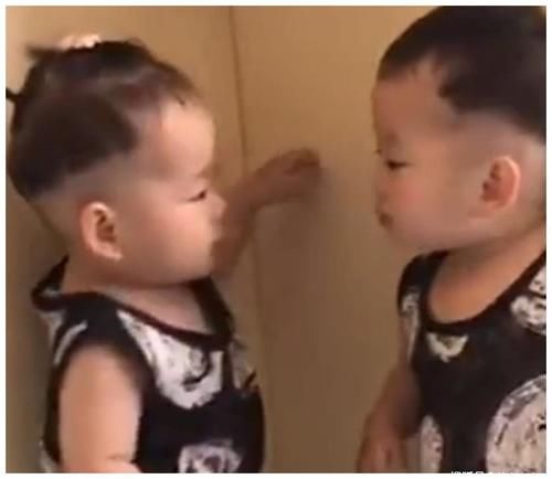 双胞胎|2岁双胞胎儿子被宝妈罚站，之后听完双胞胎的话，宝妈无法淡定