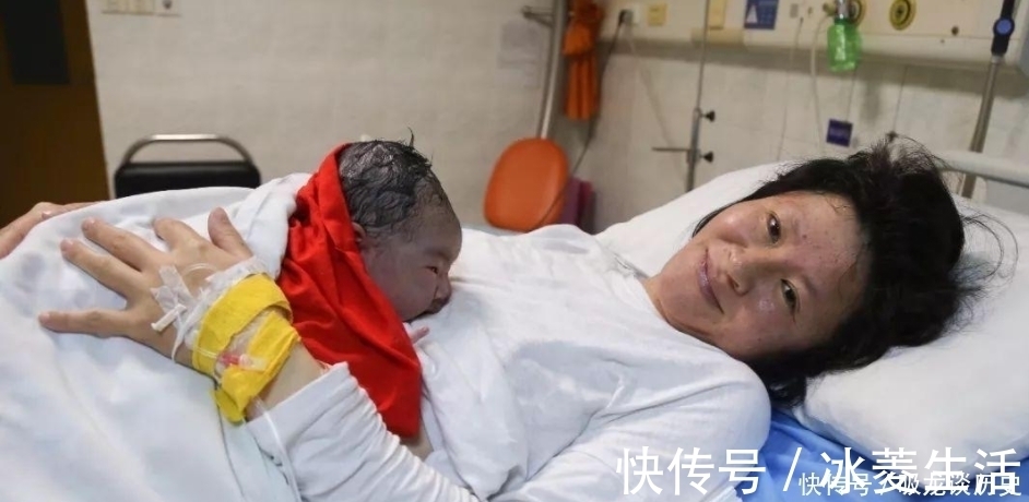 是真的吗|新生儿出生后,第一个抱的人很重要?并非迷信,而是有科学说法