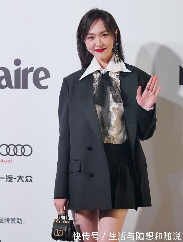 衬衫 女明星都在穿的简约白衬衫，原来搭配好也能这么精美，时尚又高级！