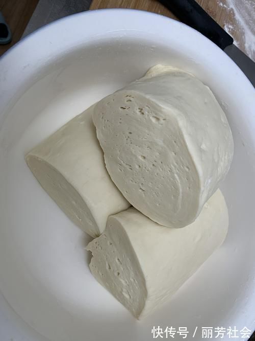 美食优选：冬天发面时别只会放酵母，记住3个诀窍，馒头又软又好吃