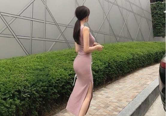 性感 气质女神搭配合身剪裁的连衣裙,显得分外迷人