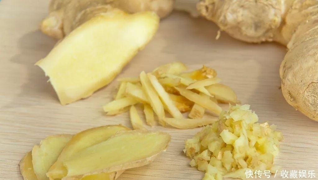 生姜和此物泡水喝,体内湿气没了,头发茂密,面色越来越红润!