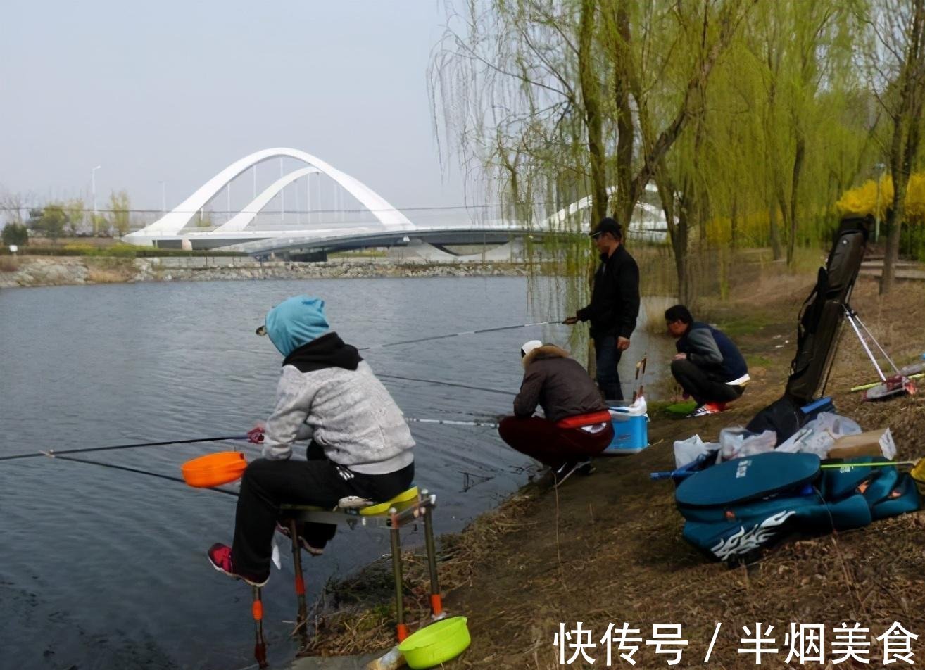 秘制诱钓结合的天然腥味鱼饵，鲫鱼鲤鱼抢着吃，制作简单实用！