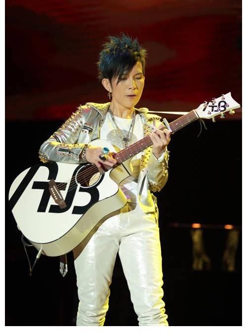 潘美辰為新人造夢 獨資百萬自制歌唱大舞臺