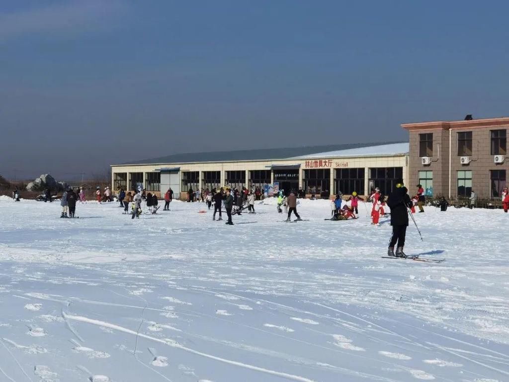 打造“冰雪＋”旅游季　让冬季“燃起来”