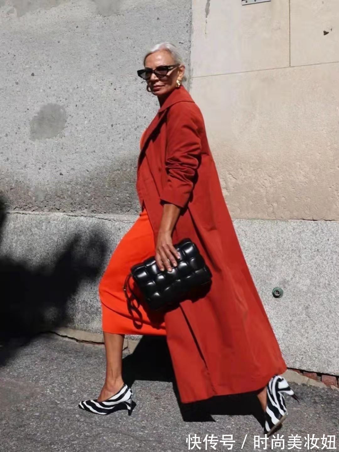 奶奶|这位50岁奶奶太会穿,靠穿搭打造高级风,年过半百也美得出众
