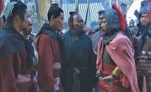 红头巾插金花，铁甲凤盔锦衣绣袄，第一个挑战卢俊义的好汉是谁？
