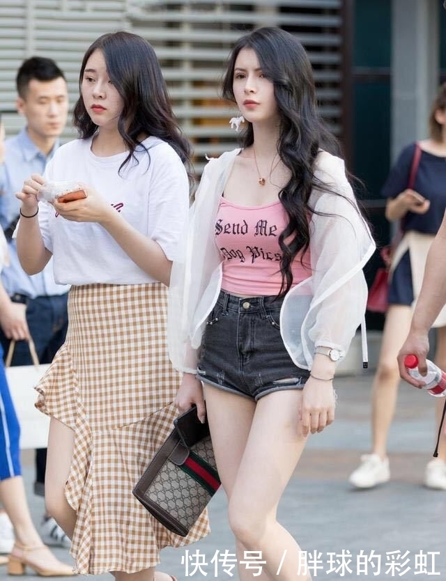 性感|街拍:时尚性感的妹子,身材有型穿衣打扮那么性感又好看!