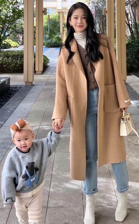 搭配|天冷了,今年流行“大衣+牛仔裤”简约大气,意外美出新高度!