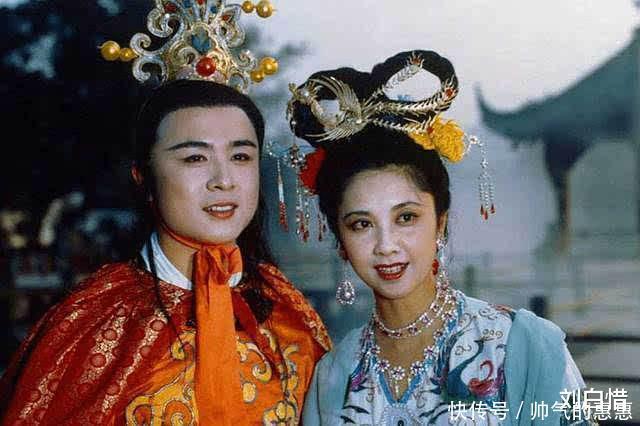 女儿国国王的一声御弟哥哥,令唐僧停了下马,却没有勇气回头