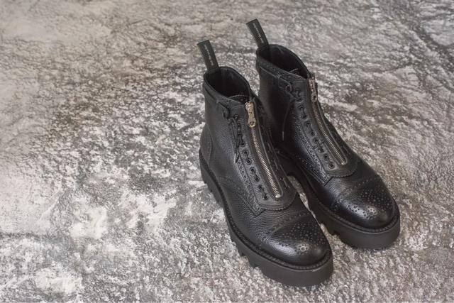 the 只有那些最叛逆、最朋克的人,才敢欣赏这样的鞋