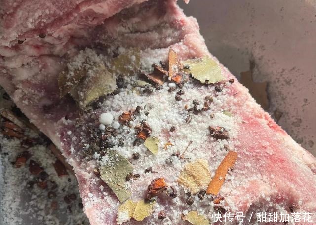  年味将至，家家户户都腌咸肉，教你一招，咸肉耐储存、香味足