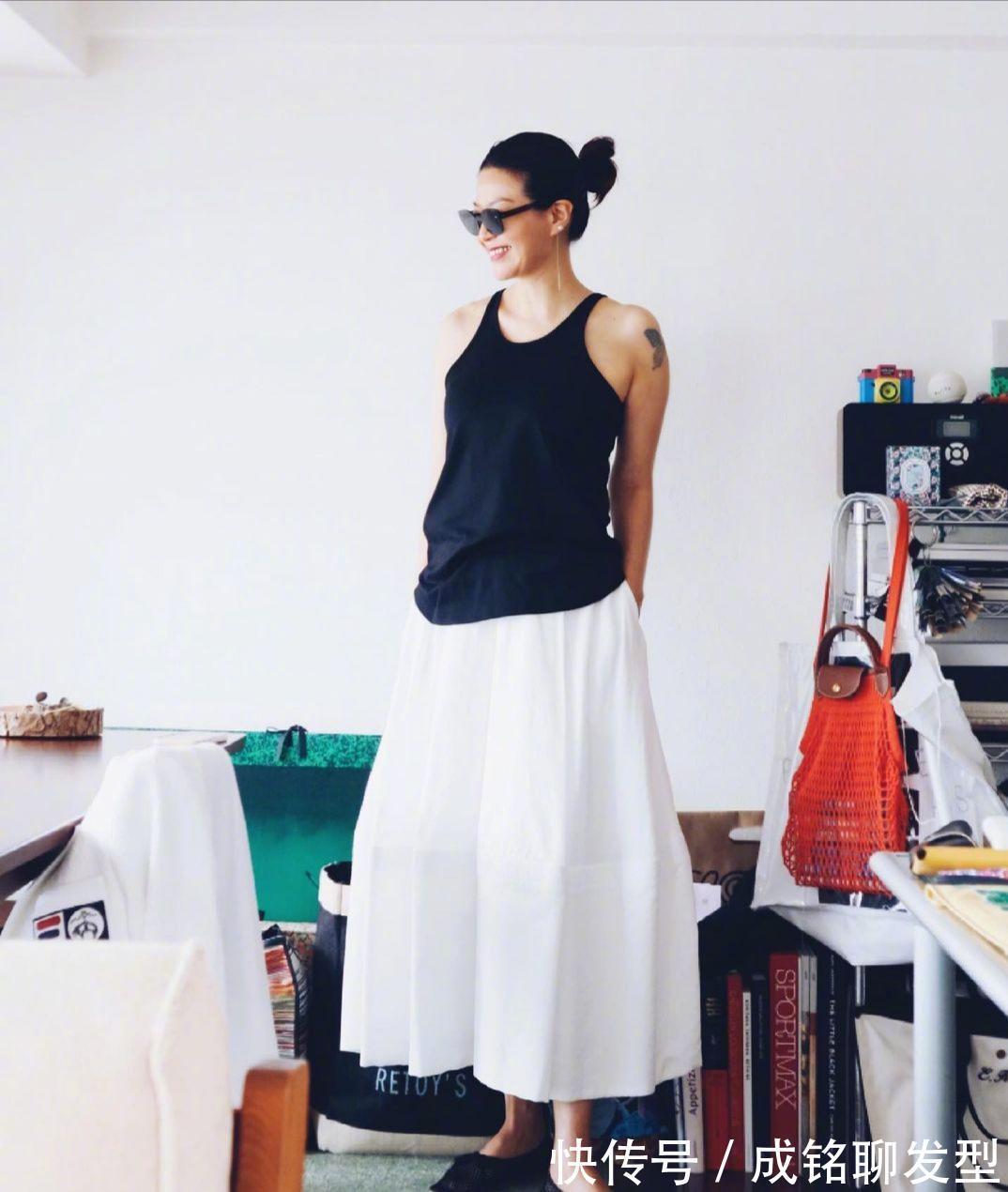 t恤|时尚与年纪无关,学学“日杂”主编的减龄搭配,气质不输年轻人