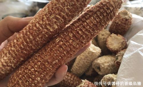 花盆里垫点底料,根壮叶绿状态好,爆盆真简单