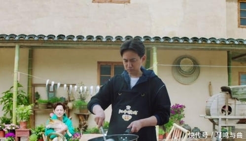 人设 黄大厨人设塌了,节目做饭又翻车,期待的烤鸡变乌鸦