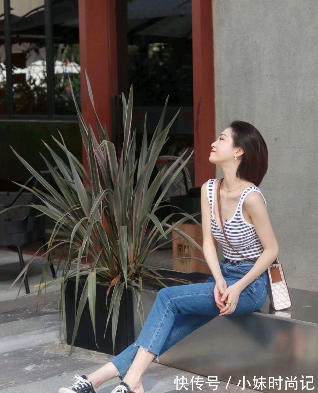 简约|想穿出高级感很简单，简约温柔的穿搭就很好驾驭，精致又有女人味