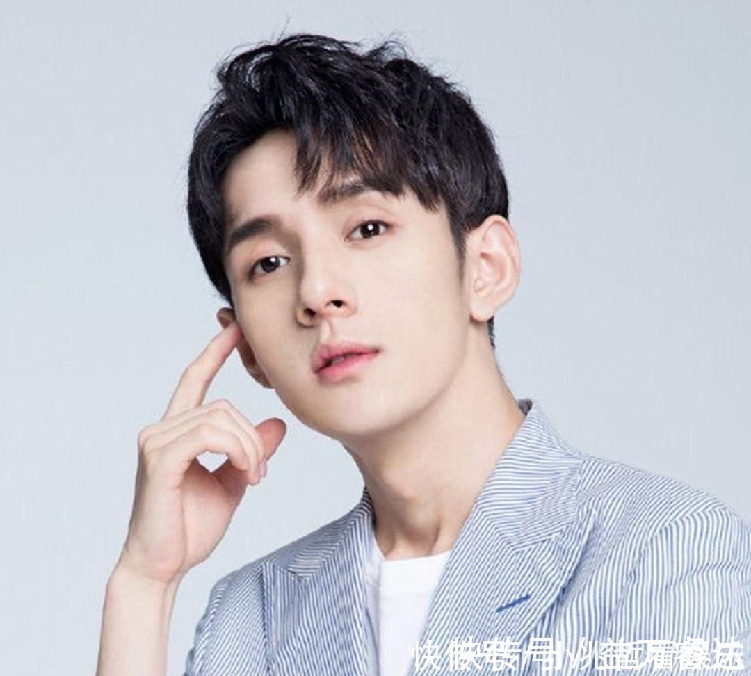 嘴巴|一天涂“300支”口红,嘴巴却依旧Q弹,李佳琦的护唇方法绝了