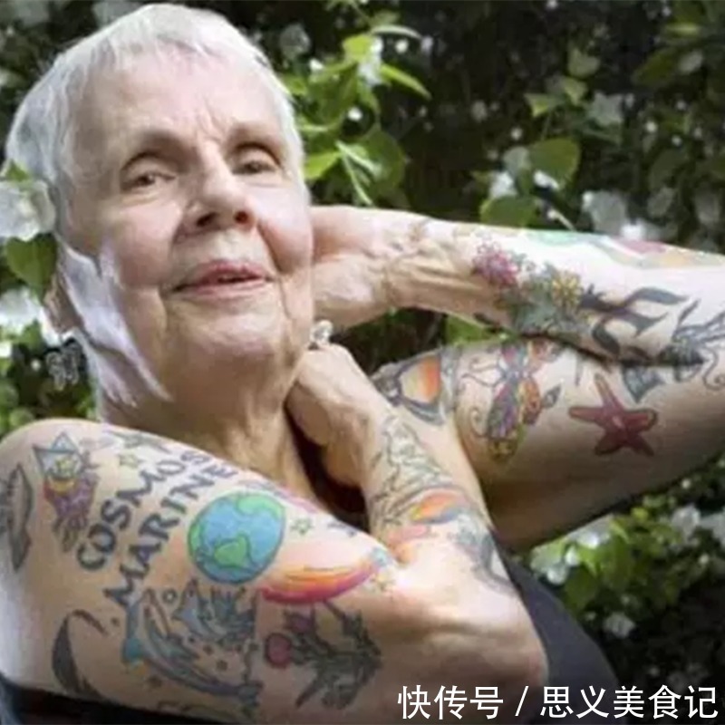 年少时为“耍帅”跑去纹身，年老后变成这样，看完你还敢纹身吗？