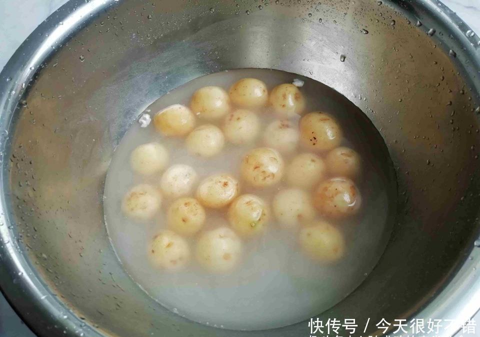 手软|碰到这菜我从不手软,一次买几斤,不去皮不切块,上锅一煎,真香
