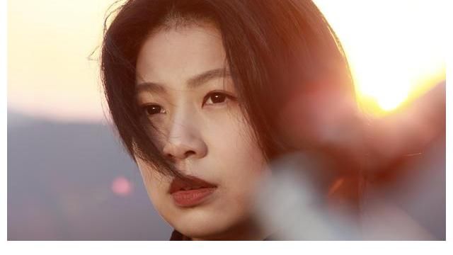 2021《中国好声音》季军陈文非首支个人单曲《寂寞有趣》上线