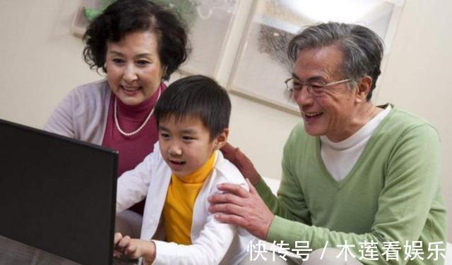 年轻人|“最美外婆”产房外走红,风头盖过宝宝,外婆看我不如看我外孙