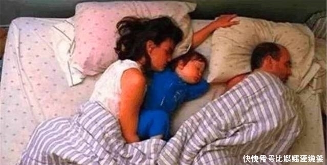 场面|三岁宝宝和父母一起睡觉的场面,厉害了我的宝宝!