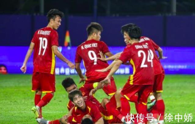 锦标赛|越南队又赢了!5-3点球绝杀对手晋级决赛,获27万奖励欲再辱国足