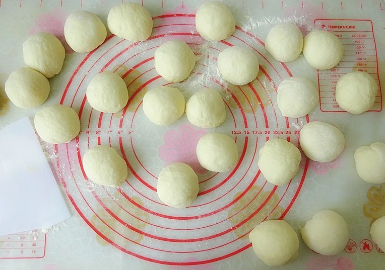 我家面包从来不买,用这个方法做,面包暄软醇香,久放不硬