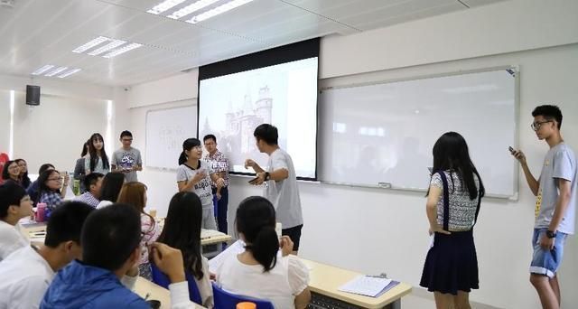 川大华西医学院|高考成绩达到659分，选择川大华西医学院，还是中南湘雅医学院？