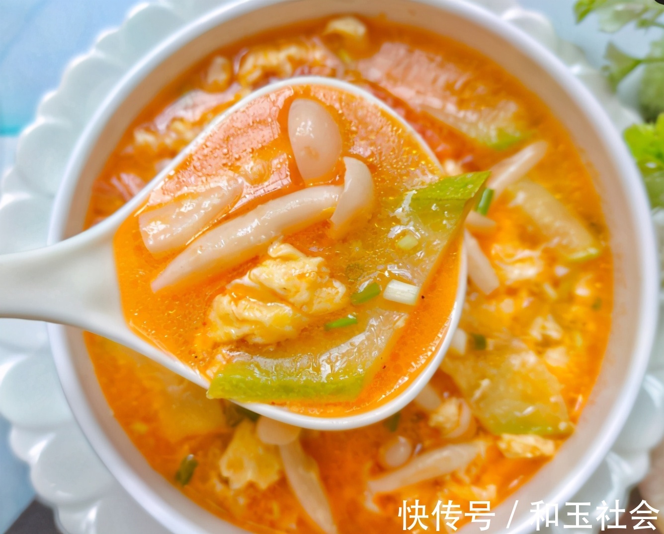 营养|酸甜开胃的番茄西葫芦蛋花汤，营养好喝，10分钟就能搞定