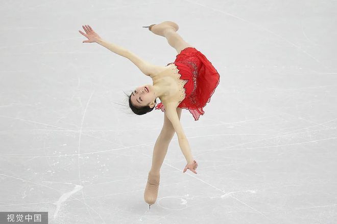 女单|李子君粉丝们收获意外“狗粮”!中国花滑女神24岁就结婚,长相太甜美受日本人追捧!