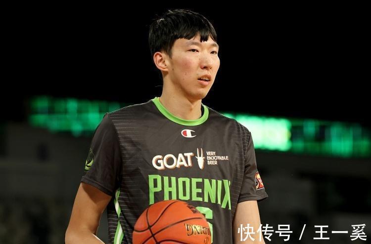 新疆男篮|周琦处境尴尬或被边缘化,凤凰队主帅透露真因,辽宁男篮机会来了