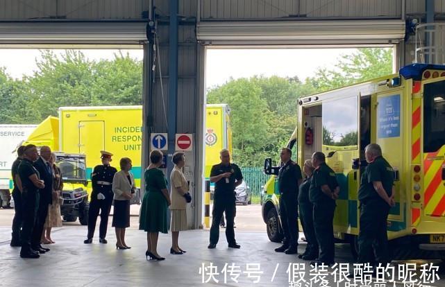 惊心|英国70岁长公主惊艳亮相!短袖款西装好时髦,皮包骨手臂看得惊心