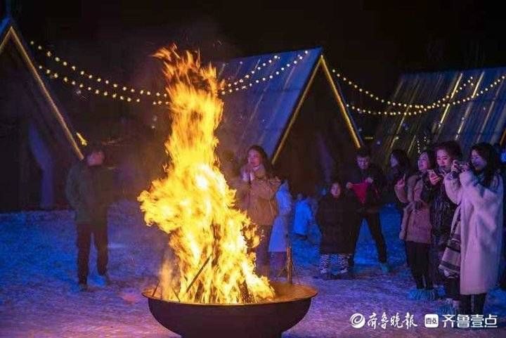 王红娟|迎新年济南南山点篝火玩冰雪，九如山变身水晶宫