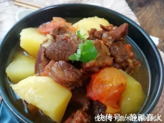 入味|炖牛肉，婆婆往锅里扔了几片这东西，牛肉软烂入味，省了一半时间