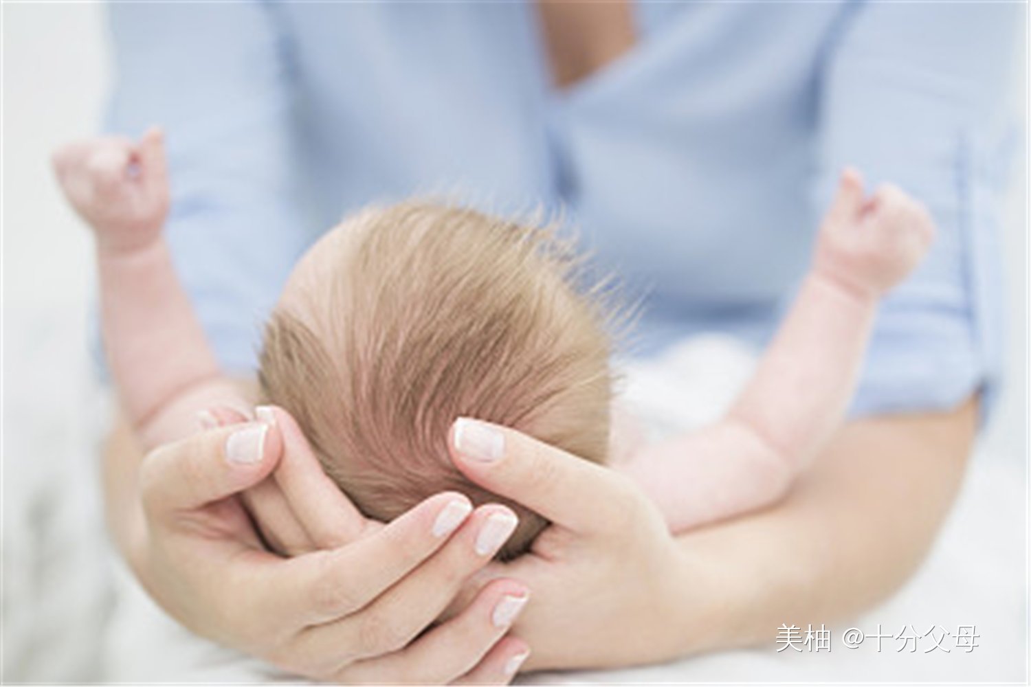 小宝宝|宝宝出生后的第一抱很重要,这4类人最好不要抱,也是为了娃好