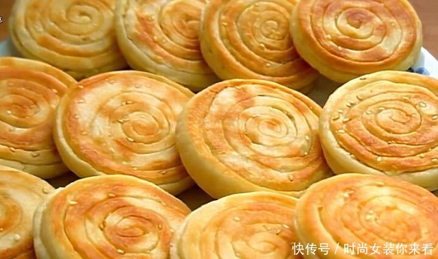  懒人版早餐饼做法，不醒面不发面，金黄暄软层次多，孩子吃得香