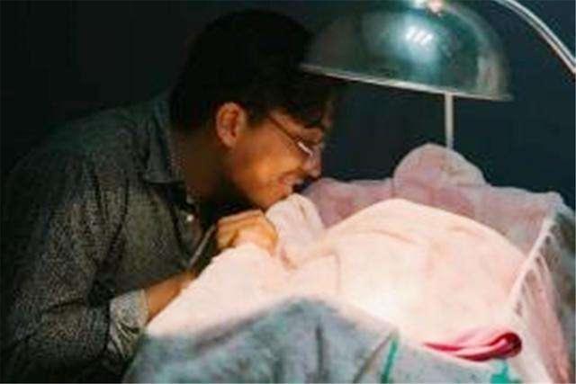 女儿|爸爸给女儿起名“念舒”,自认为文雅却遭老婆嫌弃:瞅瞅自己姓啥