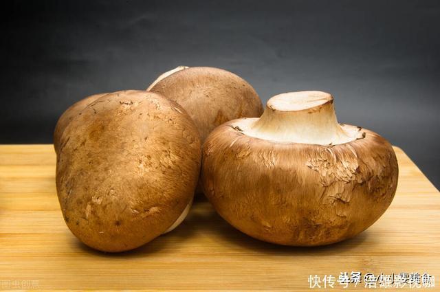 香菇,万不可只用清水洗,相当于吃虫卵