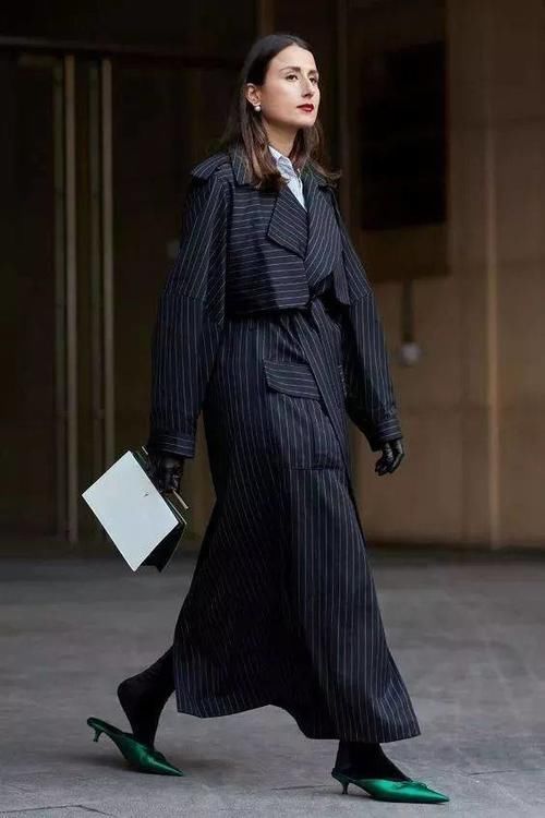 入春后“猫跟鞋”火了，搭裙装裤装都好看，优雅精致有女人味