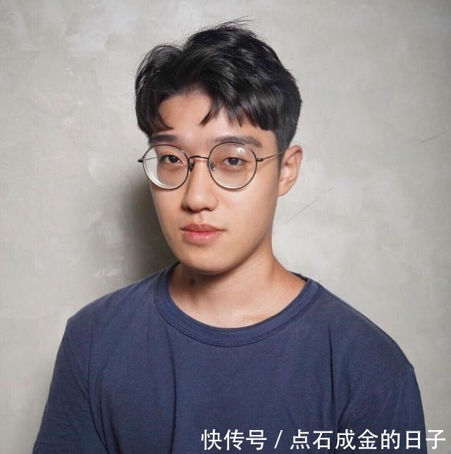 发型 男生剪对发型很重要,今秋就留这4款流行发型,长相一般也很帅气!