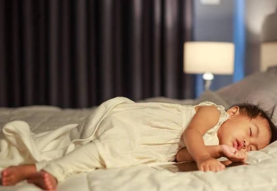 平板|床头这3样东西,正在“偷偷”影响孩子发育,多数家庭都忽视了