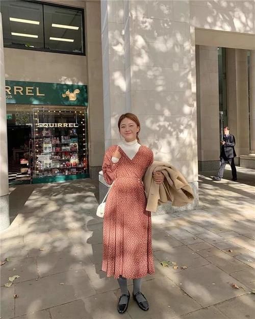  针织开衫|什么是“减法穿搭”？就用万能的打底衫，穿出不同风格的高级感